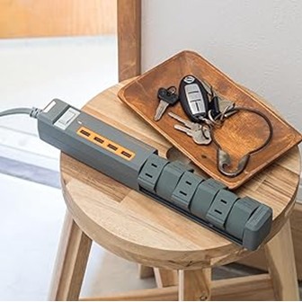 どれも魅力満載！ガレージライフを彩るFargoのラインナップ_回転式AC6個口 USB4ポート