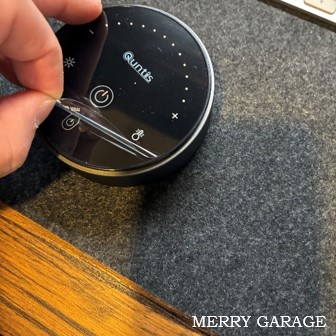 Quntis『Glow』のデメリット!ちょっとだけ惜しいと思うところ_リモコンのフィルムが分かりにくい